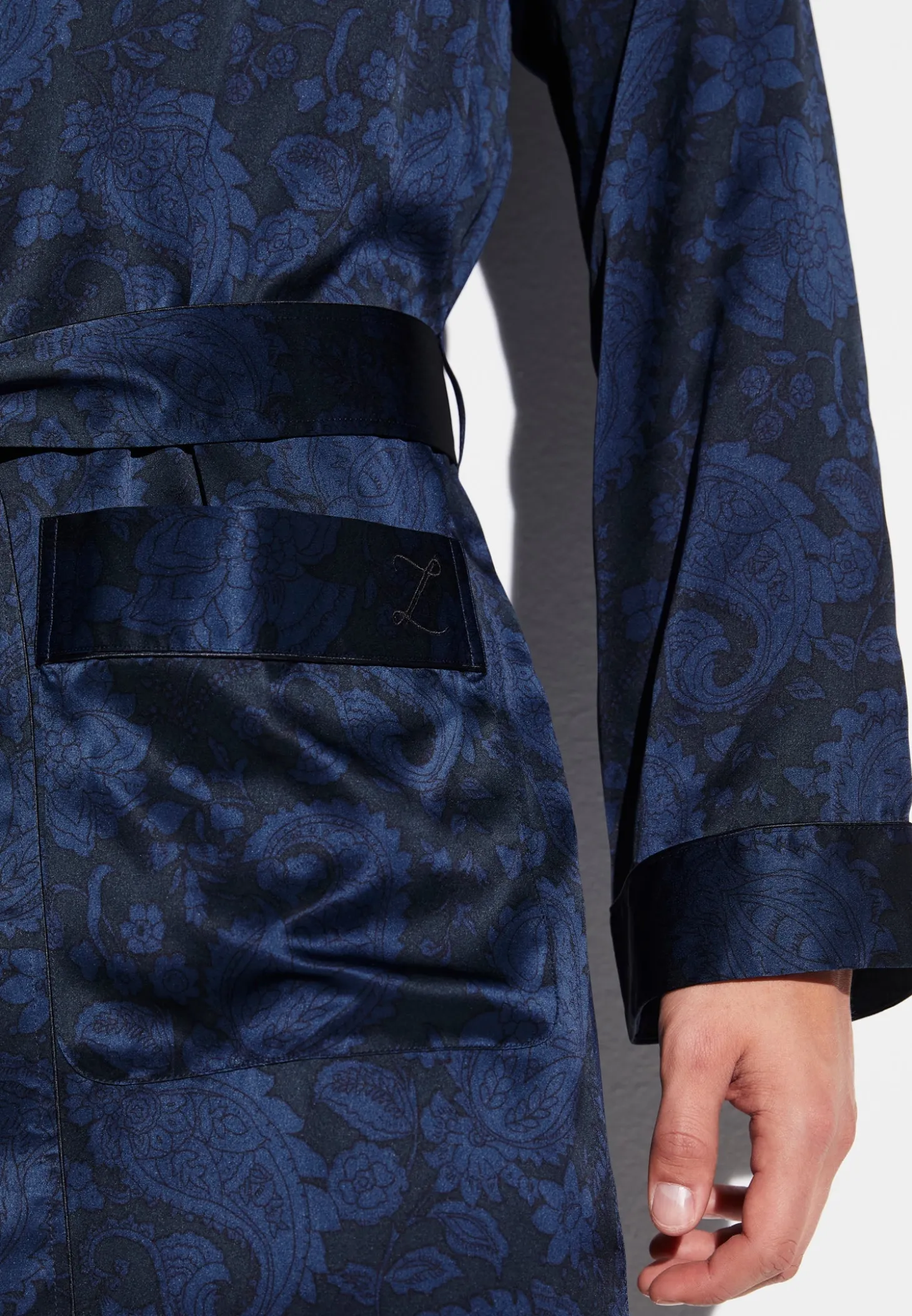 Homme Zimmerli Silk NightwearRobe de chambre longue - paisley dark blue